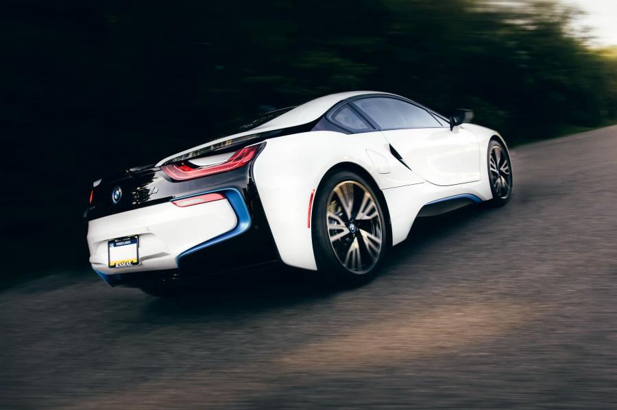  BMW i8 (I12) 2014 года  (NA) (фото 2 из 23)